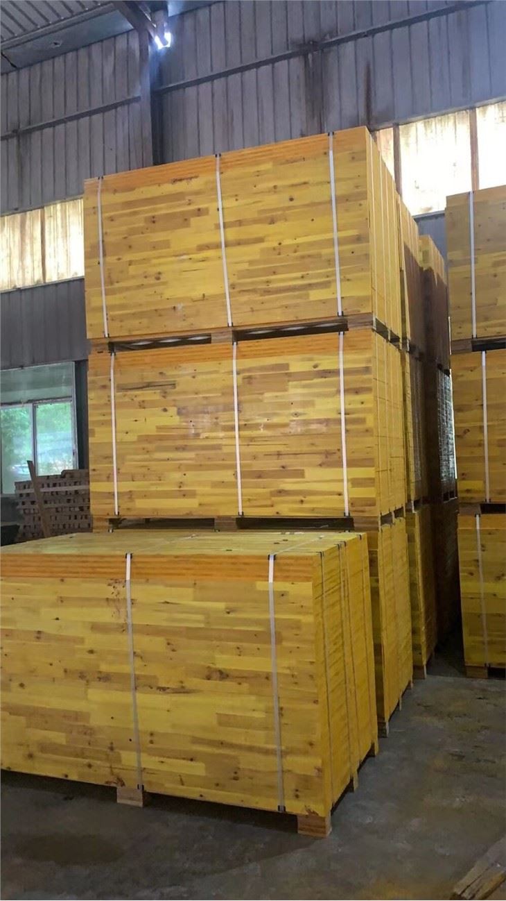 3PLY YELLOW SHUTTERING PANEL For Concrete
